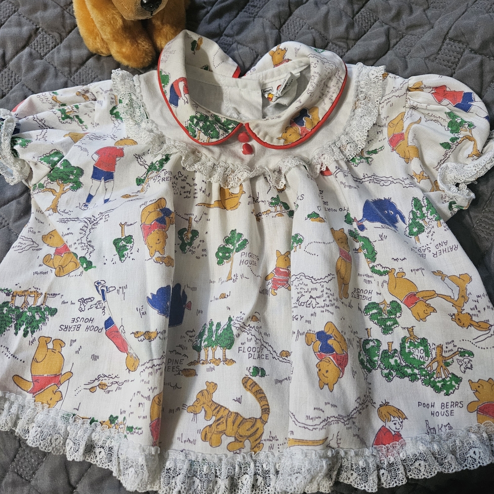 Vintage Sears Disney Pooh Bear Cartoon Print Kids Smock Dress Lace 0-3 Mo 1980s